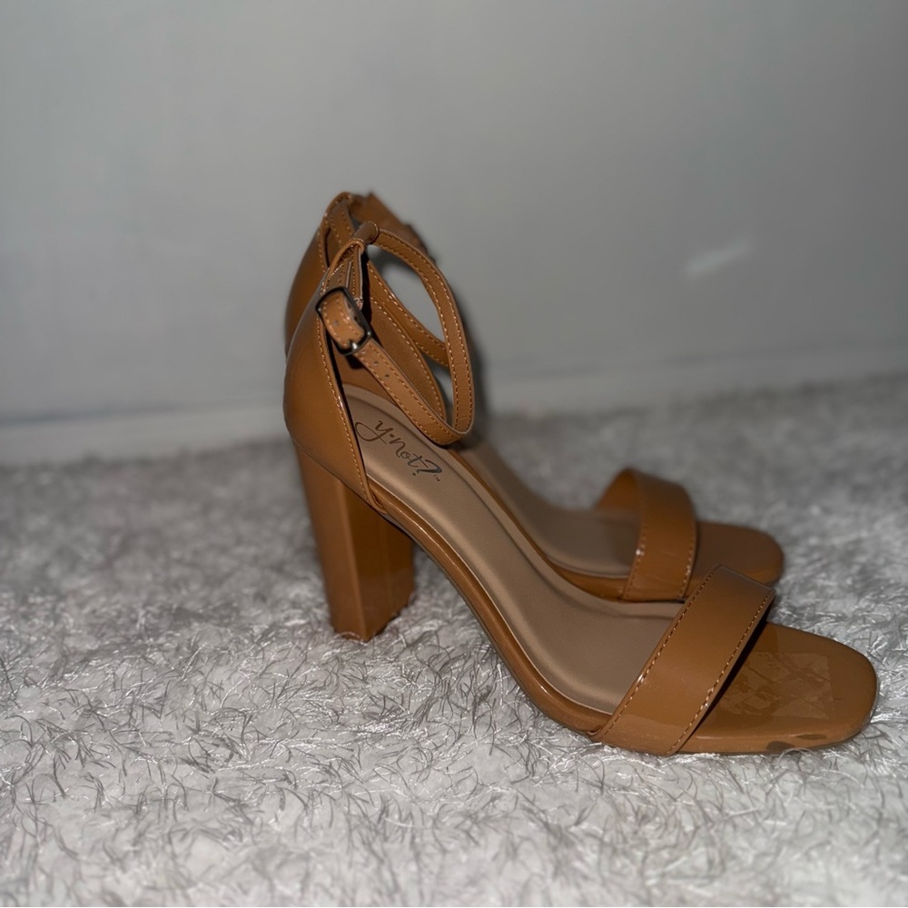 Y Not Womens Tan Patent Ankle Strap Block Heel Sandals Size 9M - Picture 4 of 8